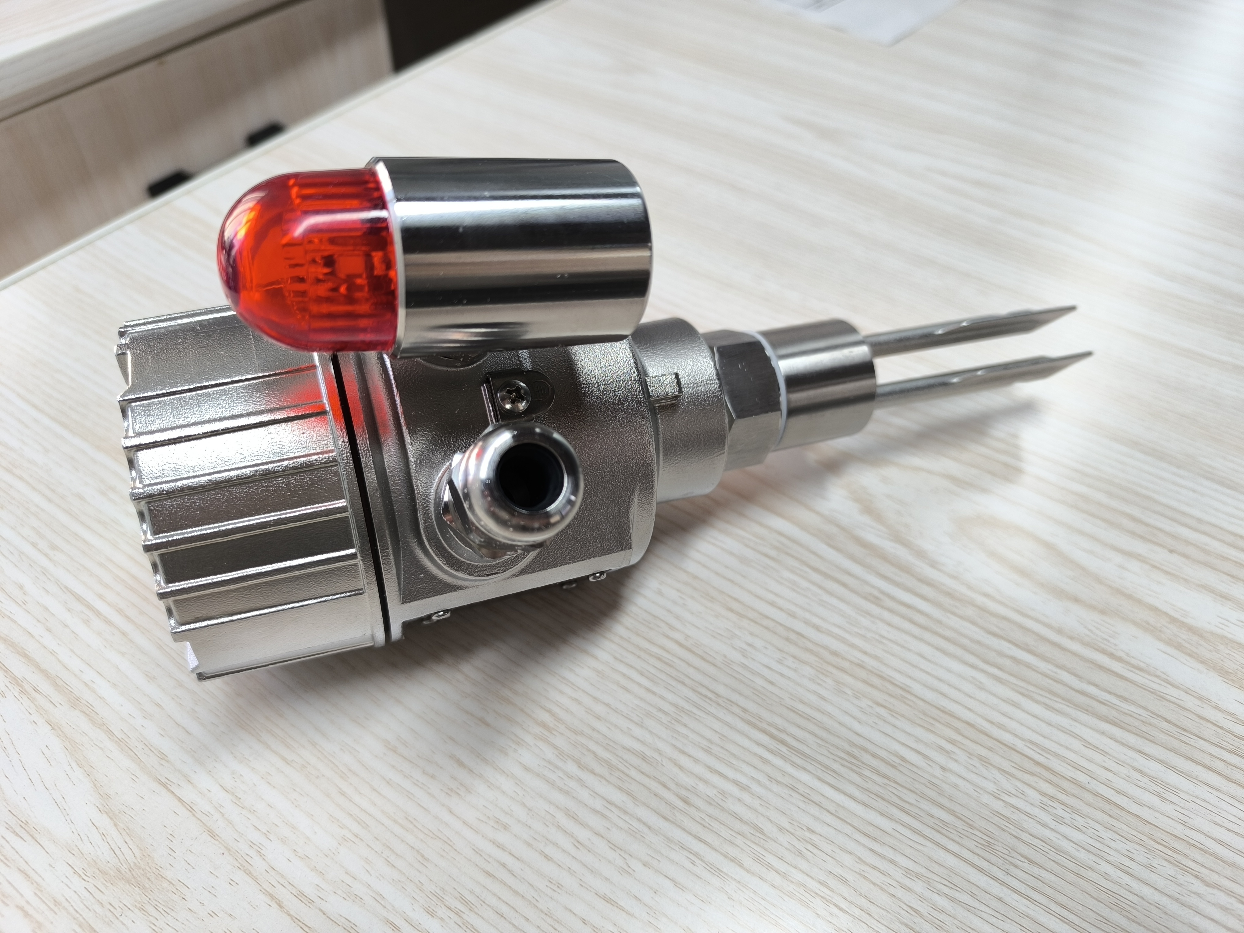 Latest company Cases about Why Use a Tuning Fork Level Switch?-100 Questions About Tuning Fork Level Switches