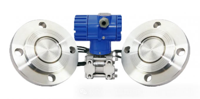 How does a differential pressure transmitter measure flow